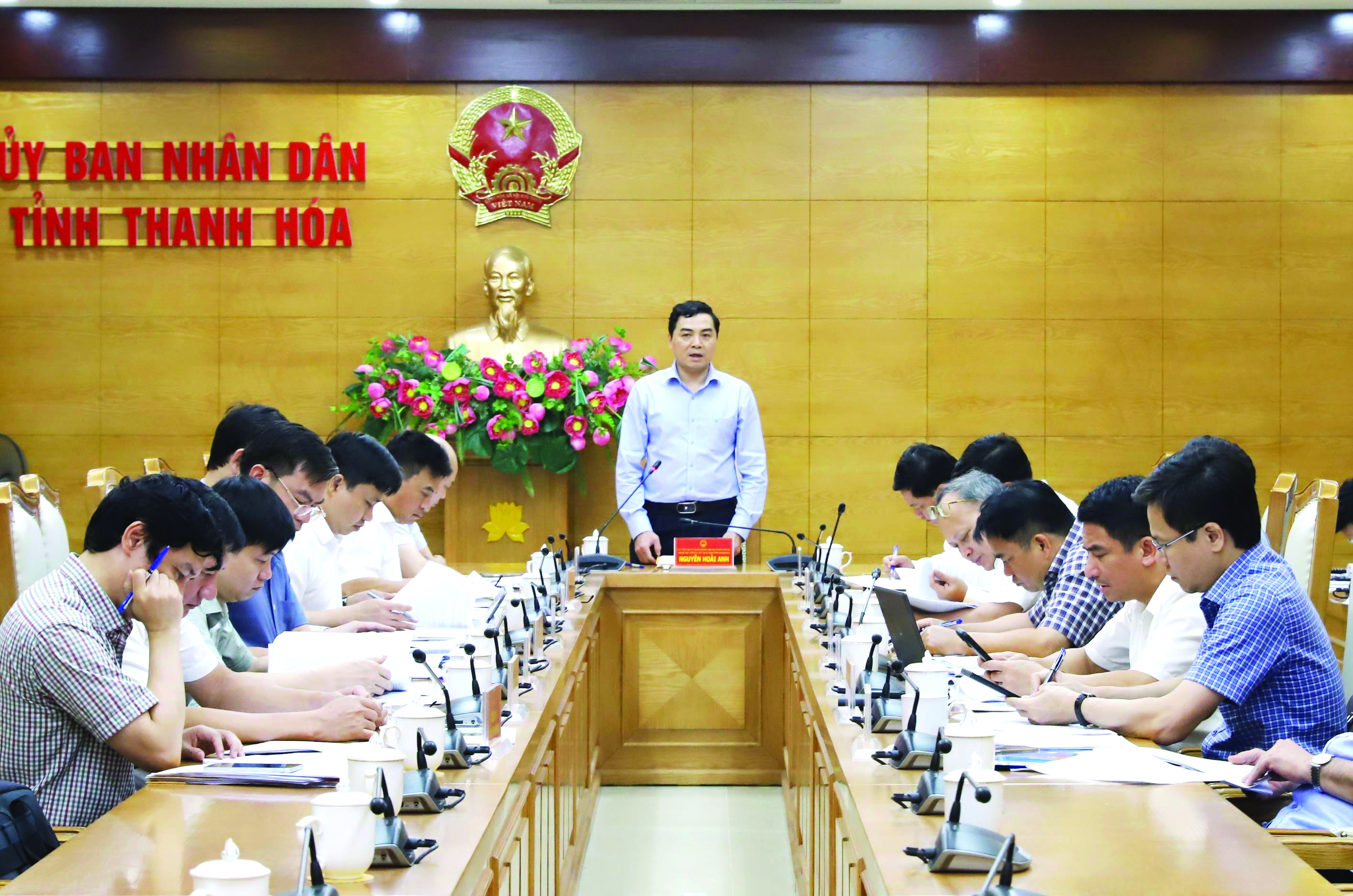 Chủ tịch UBND tỉnh Thanh Hóa Nguyễn Hoài Anh (nay là Phó Trưởng ban Ban Chính sách, chiển lược Trung ương) chủ trì Hội nghị triển khai kịch bản tăng trưởng kinh tế sáu tháng cuối năm 2026, ngày 15/7/2026.